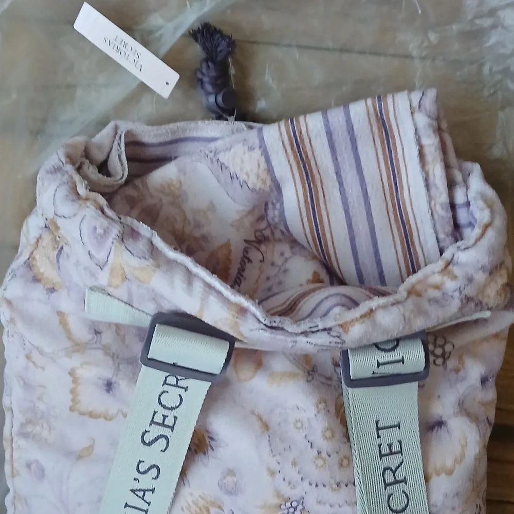 New Victoria's Secret Floral Lillac Summer Packable Beach Towel Backpack Bag - Picture 11 of 17